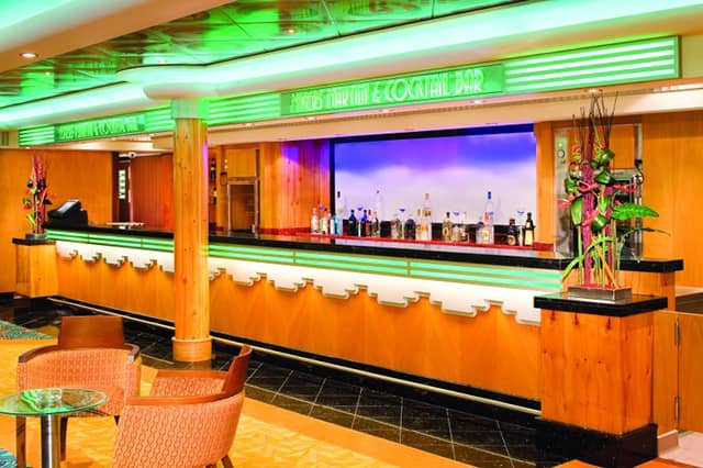 Jade_Public_Martini_Bar - JJ Travel Associates - Best Travel Agents in NJ Martini Bar on Norwegian Jade