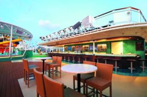 Wave's Bar on Norwegian Epic